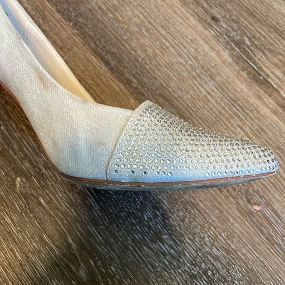 APT 9 heels. Only worn a few times but do show signs of wear. Please review pics - Picture 10 of 10